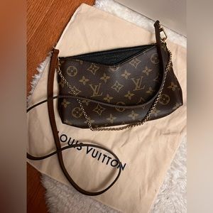 ‼️SOLD‼️ Louis Vuitton Pallas clutch two way